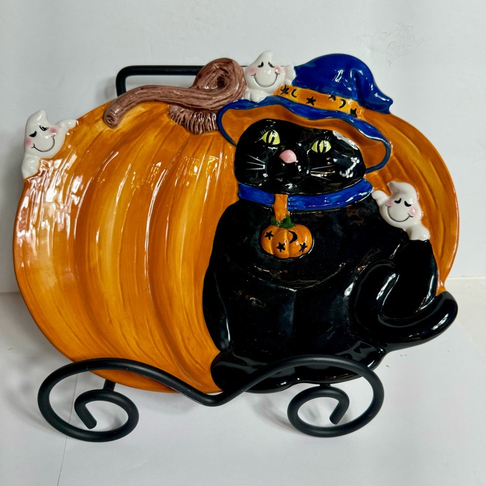 Harry & David black cat pumpkin Halloween snack tray. Halloween cat